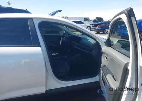 2025 Kia K4 Lxs z USA, uszkodzony, nr VIN 3KPFT4DE3SE191664